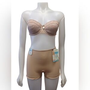 Assets By Sara Blakely NWT Nude Girl Short Spanx Size Large
